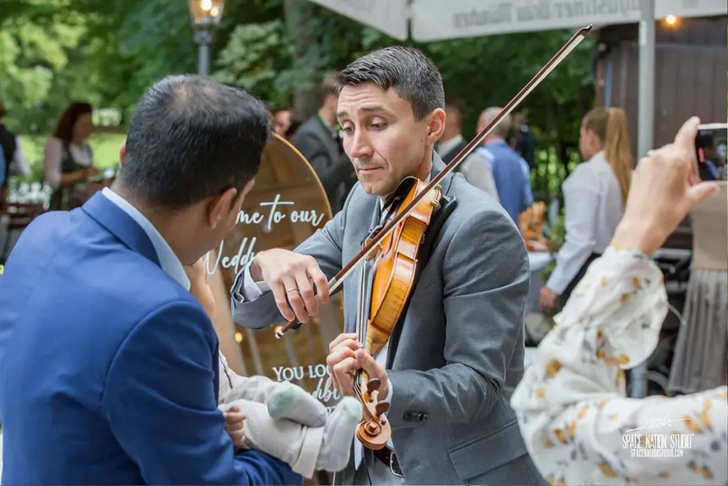 35 Lieder für die Trauung auf der Geige 1 alex rudyk playing violin